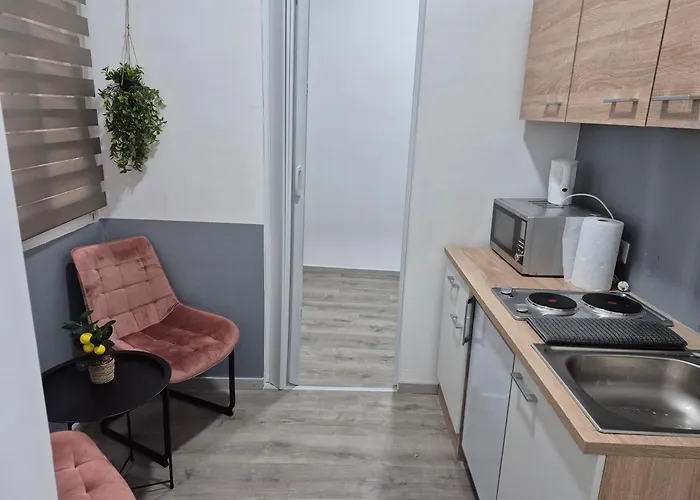 Silver Apartment *